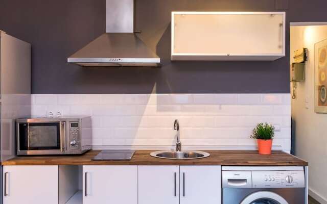 Pleasant Studio With Balcony Close to Camp Nou - Barcelona !