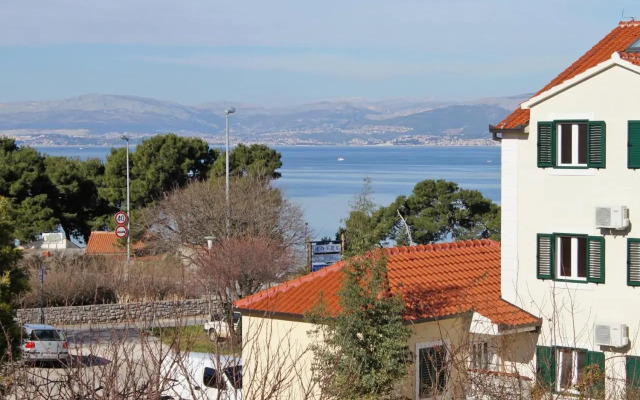 Apartments by the sea Supetar, Brac - 6040