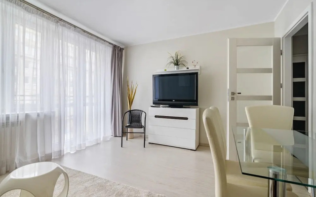 Krucza Central Warsaw Apartment