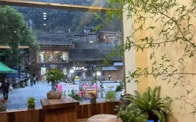 Xingge sitting Moon Inn