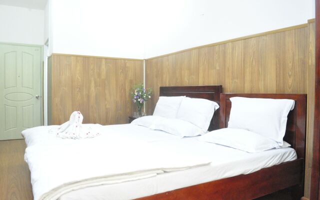 Around the World Hotel