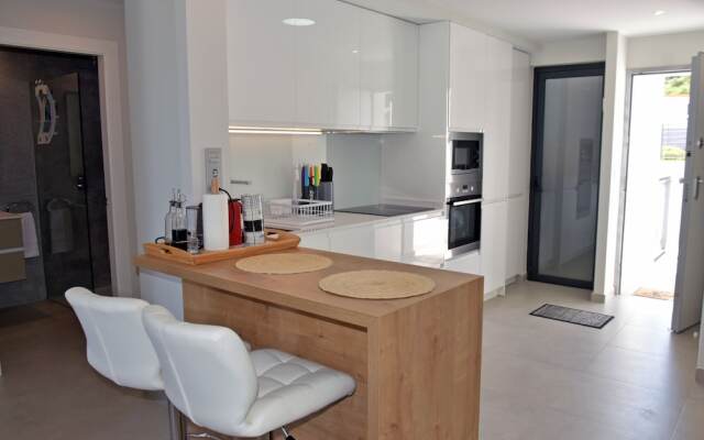 Luxury Apartment on the Beach with Pool 6