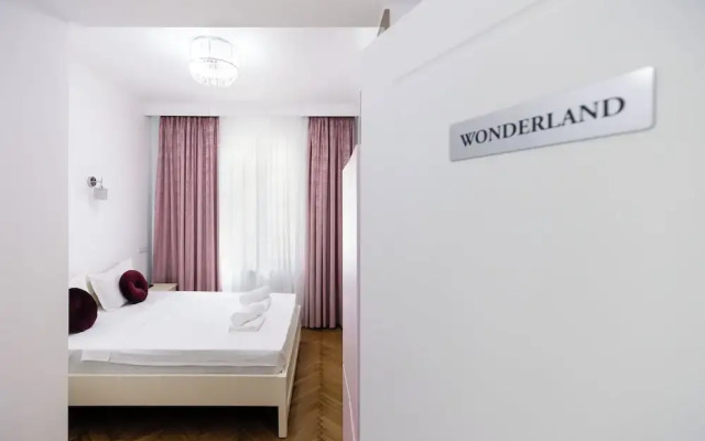 Bucharest Studio Wonderland Room
