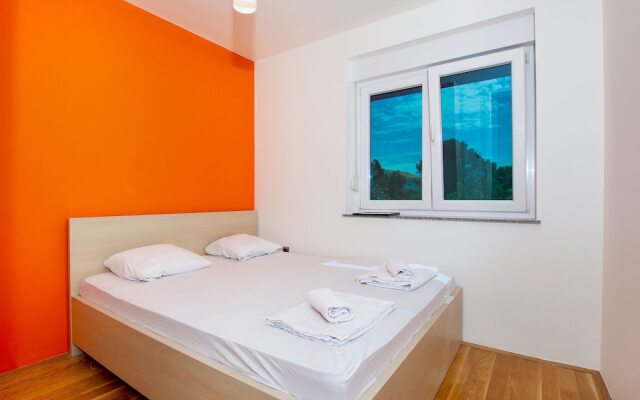 Lovely Apartment in Novalja with Patio near Sea Beach