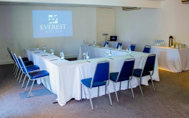 Everest Porto Alegre Hotel