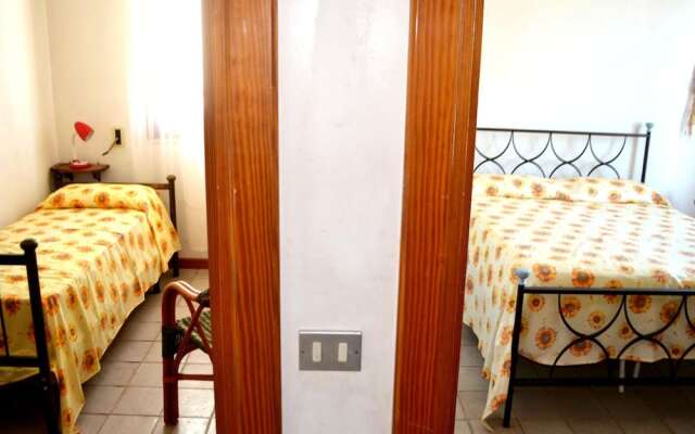 Villetta Carlotta Air conditioned House on two Levels in San Foca