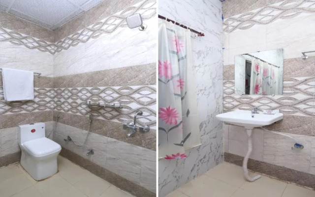 Hotel E Square By OYO Rooms