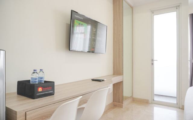 Strategic And Comfy Studio Menteng Park Apartment