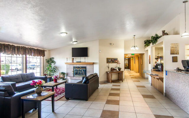 Rodeway Inn & Suites