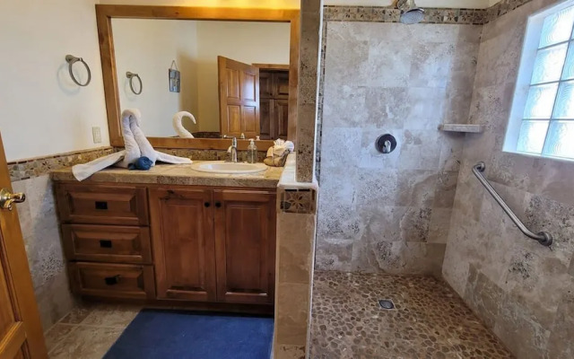 Casa Evita 3 Bedroom Beachfront Home