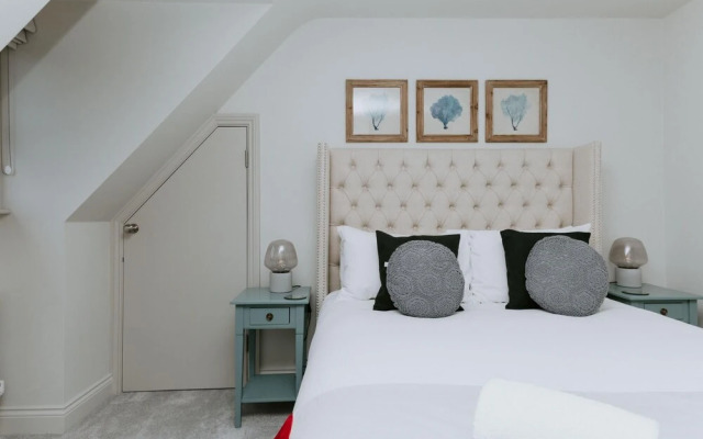 The Dragonfly - Central 2 Bedroom House