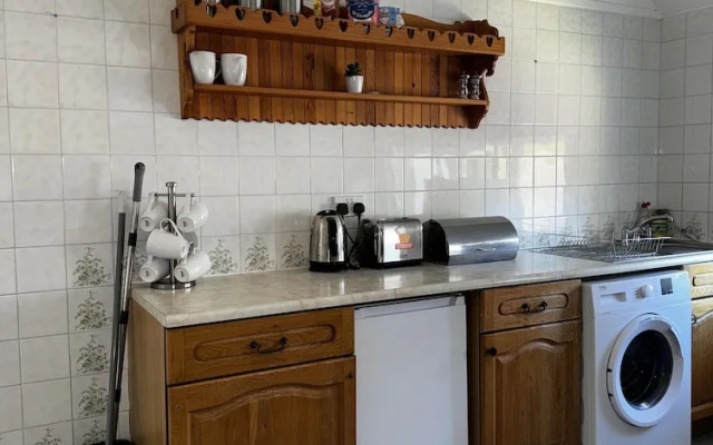 Inviting 2-bed Apartment in Poole