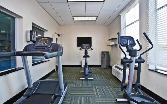 Holiday Inn Express Hotel & Suites Columbus-Groveport by IHG