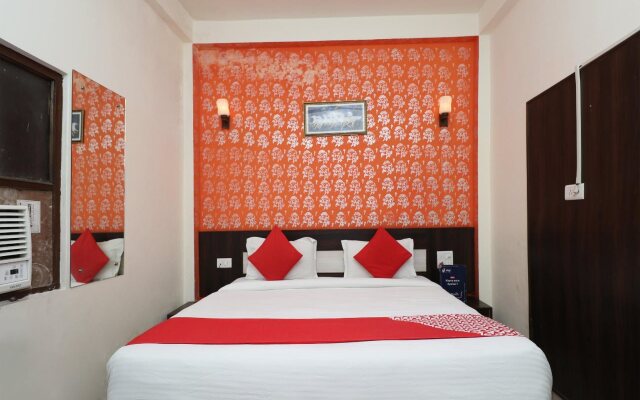 Hotel Taj Paradise