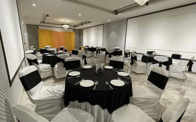 Saltstayz Premier – Cyber Hub