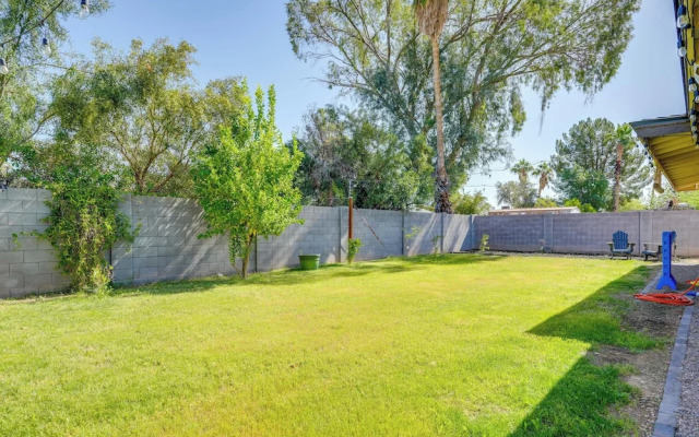 Fire Pit & Games: Family-friendly Retreat in Mesa!
