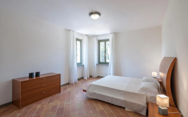 Stunning Apartment in Pesaro With Wifi and 6 Bedrooms