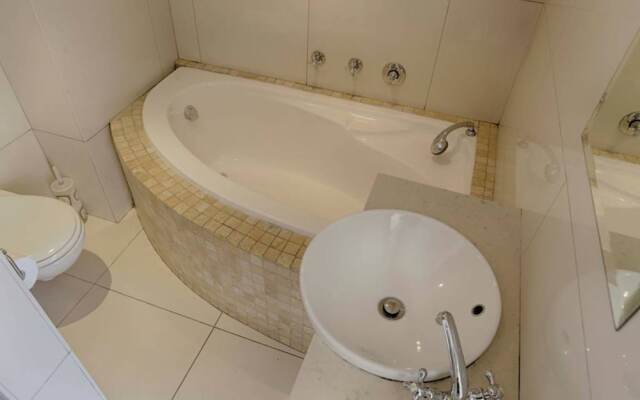 4 Bedroom Apartment With Views in Cape Town