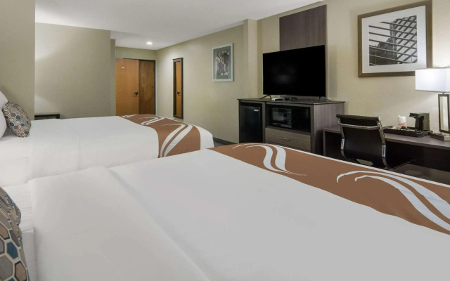 Quality Inn & Suites Roanoke - Fort Worth North