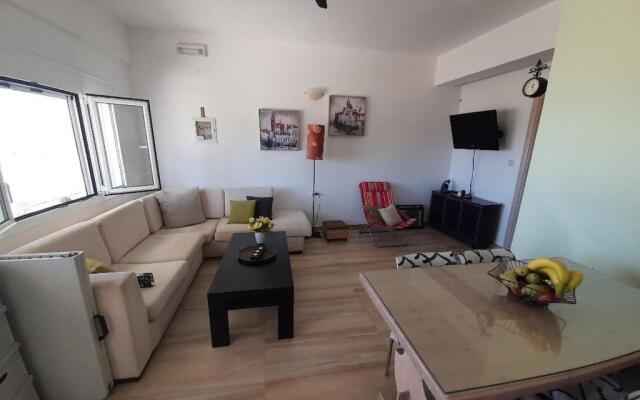Paximadia - 1 bedroom apt - beach front
