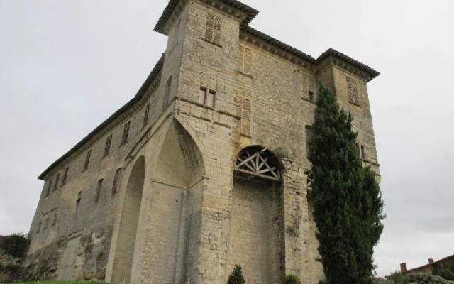 Quaint Holiday Home, Private Pool, close to Nougaro circuit