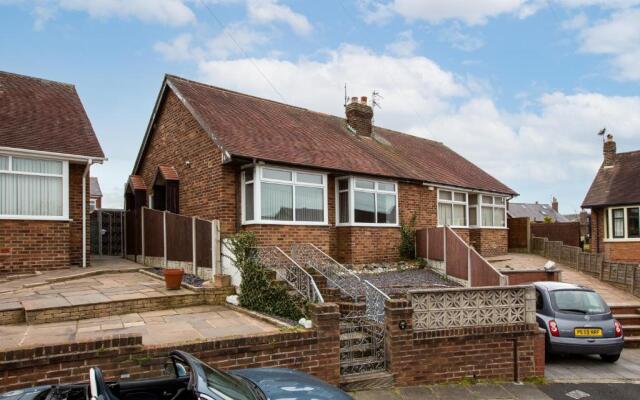 Family House, WiFi, Parking, Close to BVH - Tower View