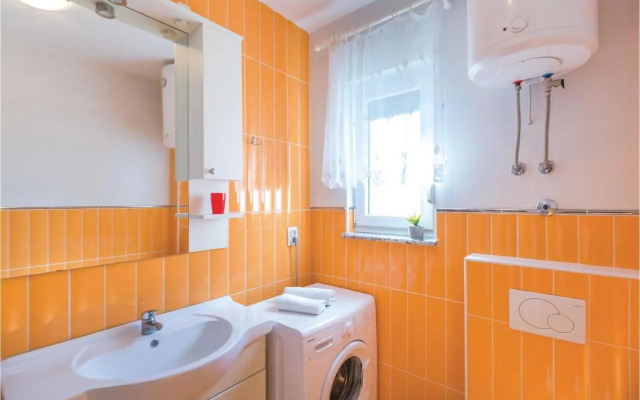 Apartment Makarska with Sea View 02
