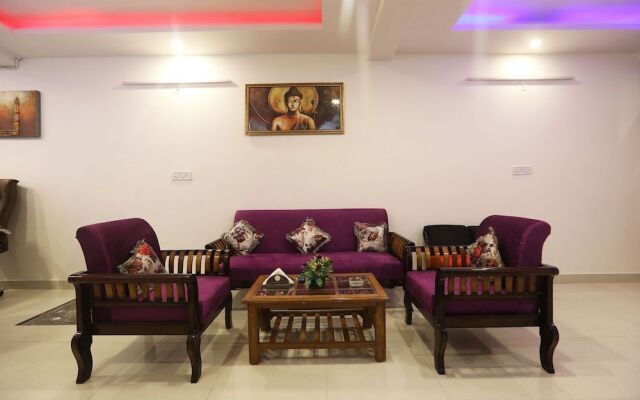 OYO 43923 Surbhi Residency