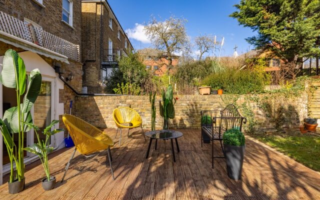 The West Hampstead Wonder  - Stunning 2BDR with Study Room and Garden