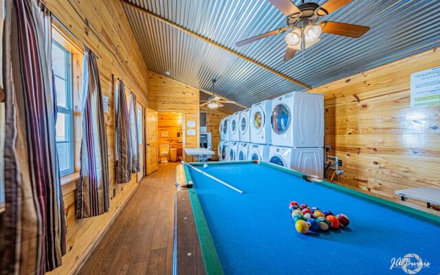 Horseshoe Lodges Cabins & RV Park