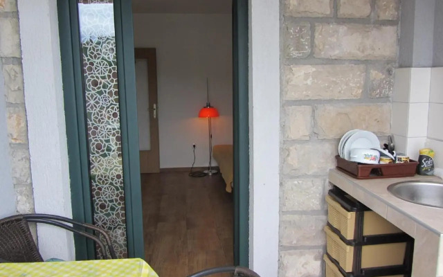 Apartment on Vitodolska 4