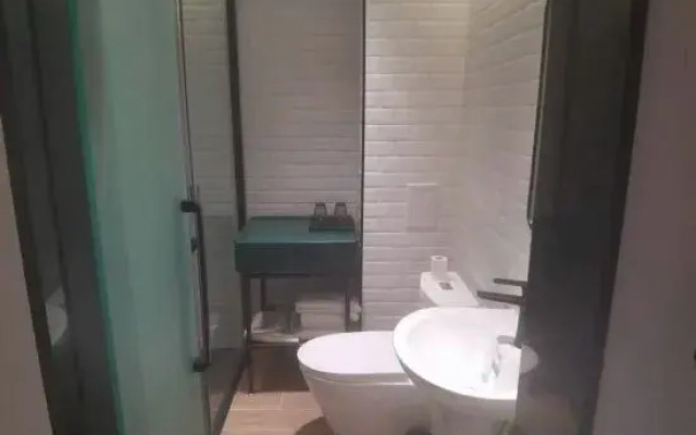City Comfort Premier Hotel (Beijing Wuzi College Baliqiao)