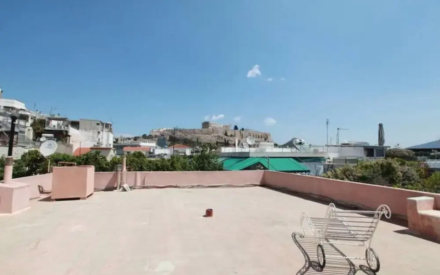 Elegant Studio at the Acropolis Hills