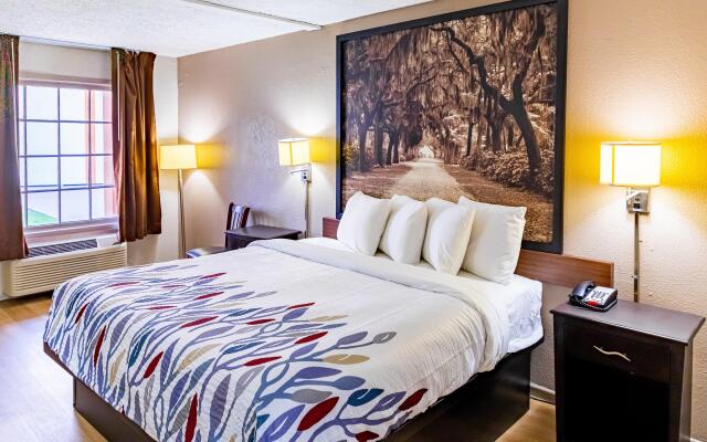 Red Roof Inn Savannah - Richmond Hill/ I-95