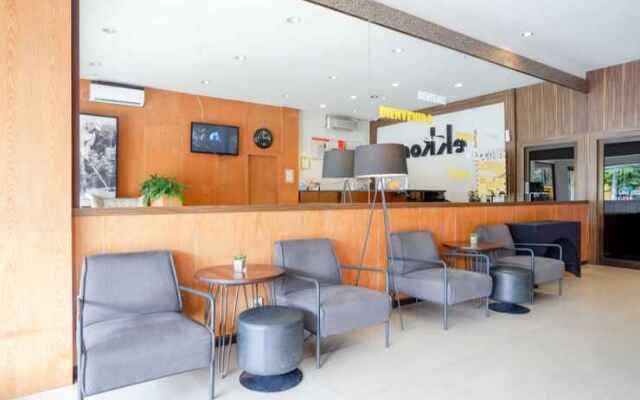 Ekon Hotel