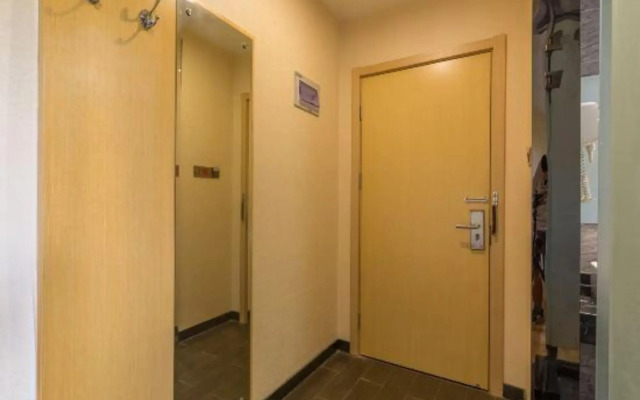 Elong Me Anlai Hotel (Nanjing Jiangning Hohai University Subway Station)