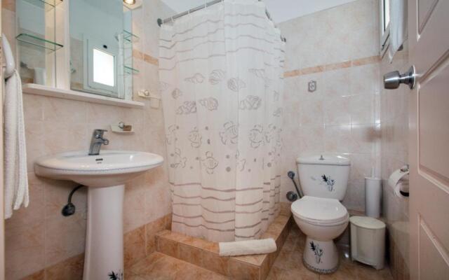 Contaratos Holiday Lettings 3