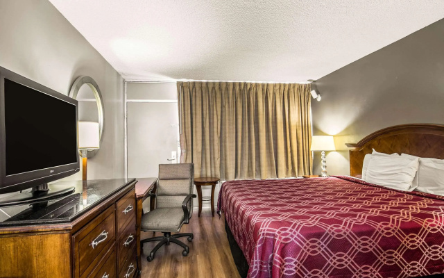 Econo Lodge Tallahassee I-10 near University
