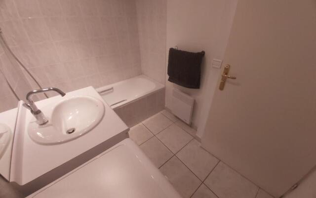 Centre, Grand T2 balcon Pkg, plage gare 600m