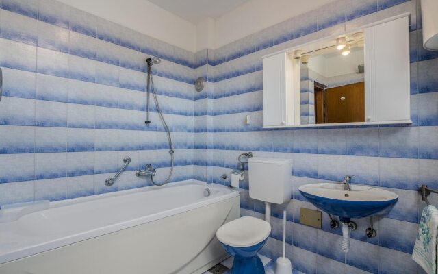 Nice Home in Malinska With Wifi and 3 Bedrooms