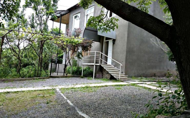 Guest House Mindia