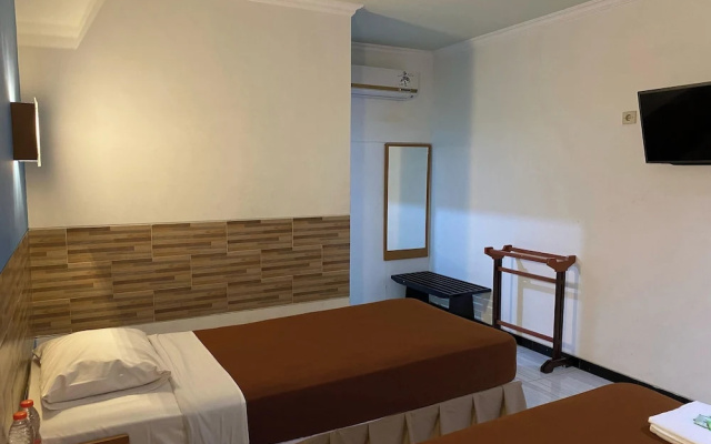 Hotel Lestari – Guest Rooms – Jember