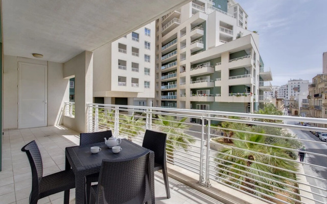 Luxury Apartment IN Fort Cambridge With Pool