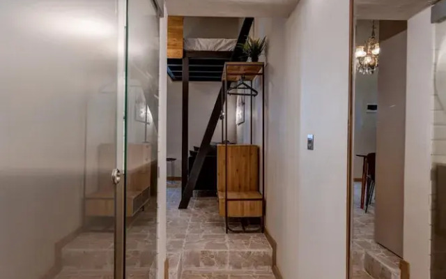 Modern Luxury 1-br Apartment