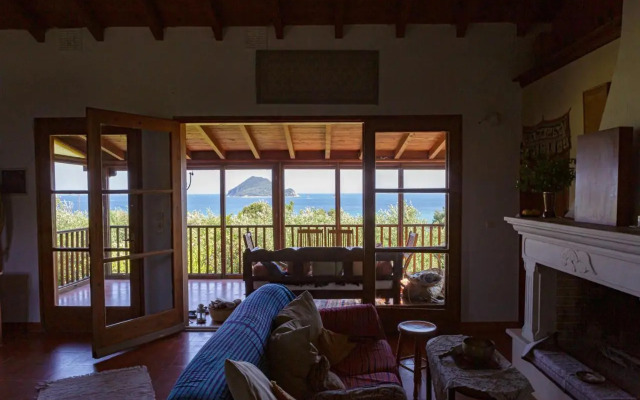 Villa Anta house by the sea