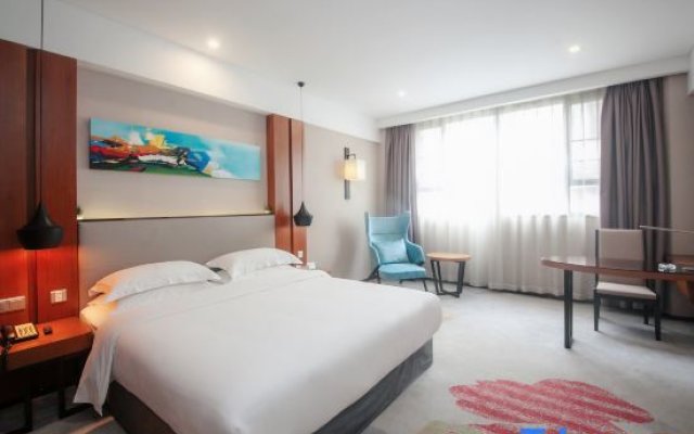 Yilong Haiya Hotel (Guangzhou South Station Zhongcun subway station)