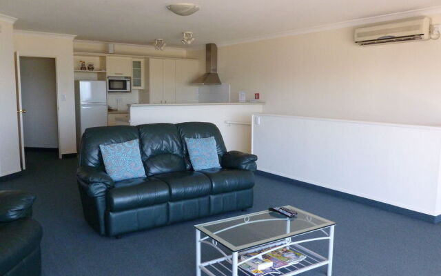 Breakwater Apartments