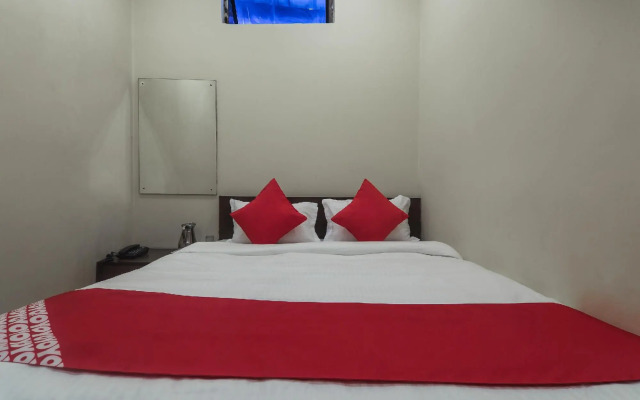 Hotel Golden Peak by OYO