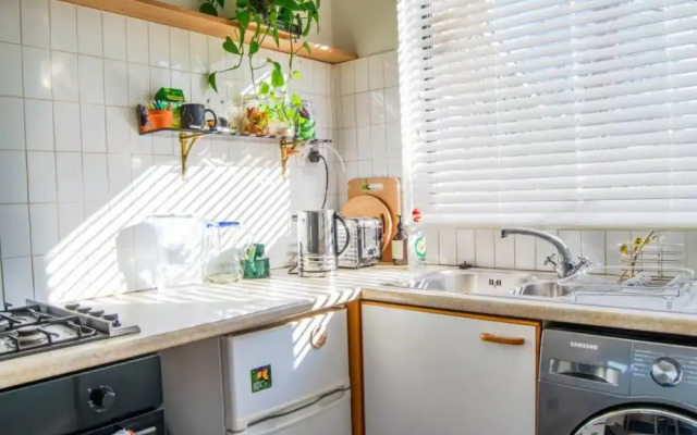 Amazing 2 Bedroom House in Putney