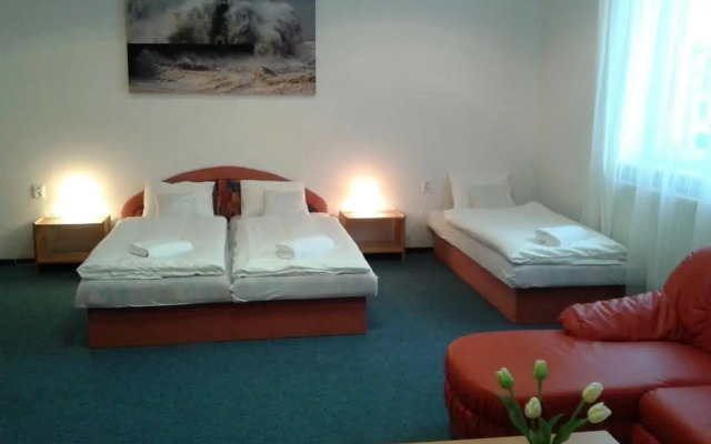 Hotel Club Trio
